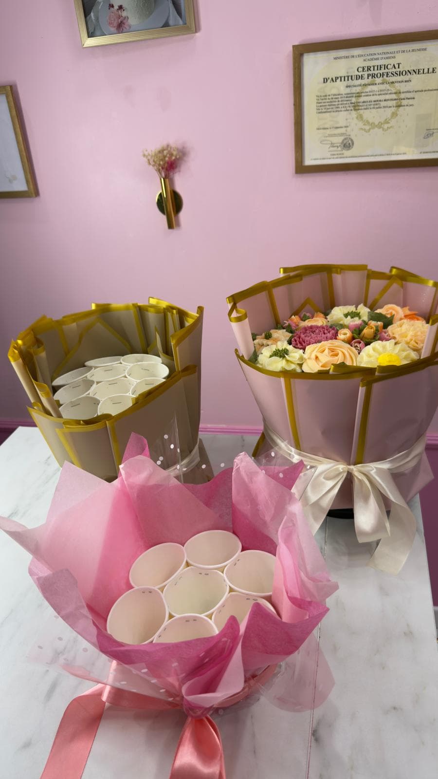 Detalhe das flores em crème de manteiga